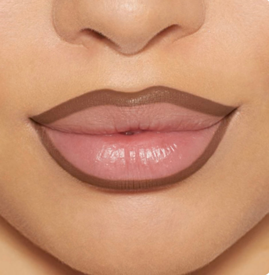 Lip liner brown